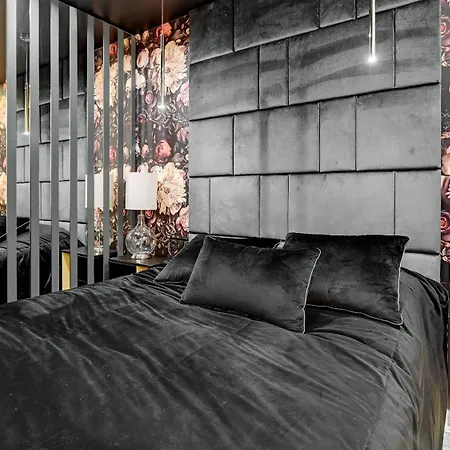 Dom & House - Waterlane Island Apart Otel Gdansk