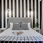 Waterlane Island Spa & Wellness Residences By Noclegi Renters 4*